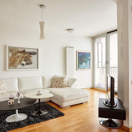 Luxury Apartment Near City Center Скопие Екстериор снимка